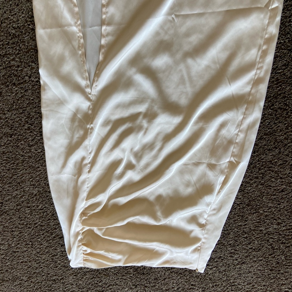 Silk MIDI skirt with Slit